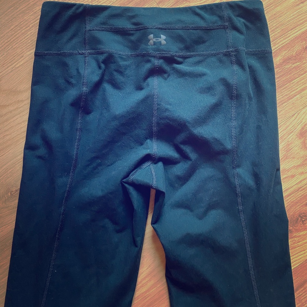 Underarmour yoga pants. Worn twice!